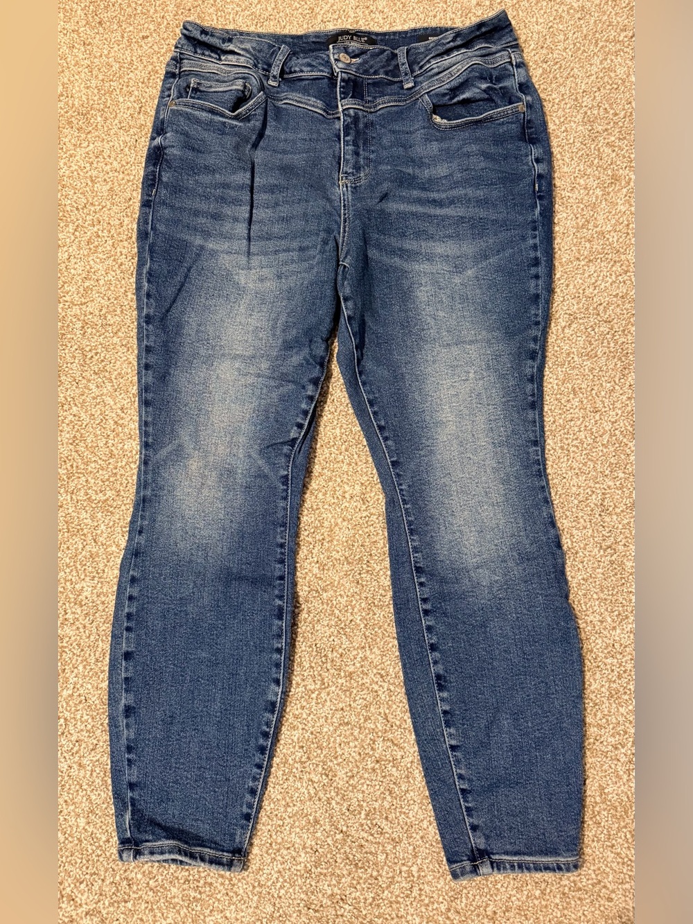 Judy Blue Medium Wash Skinny Jeans with Subtle Fading